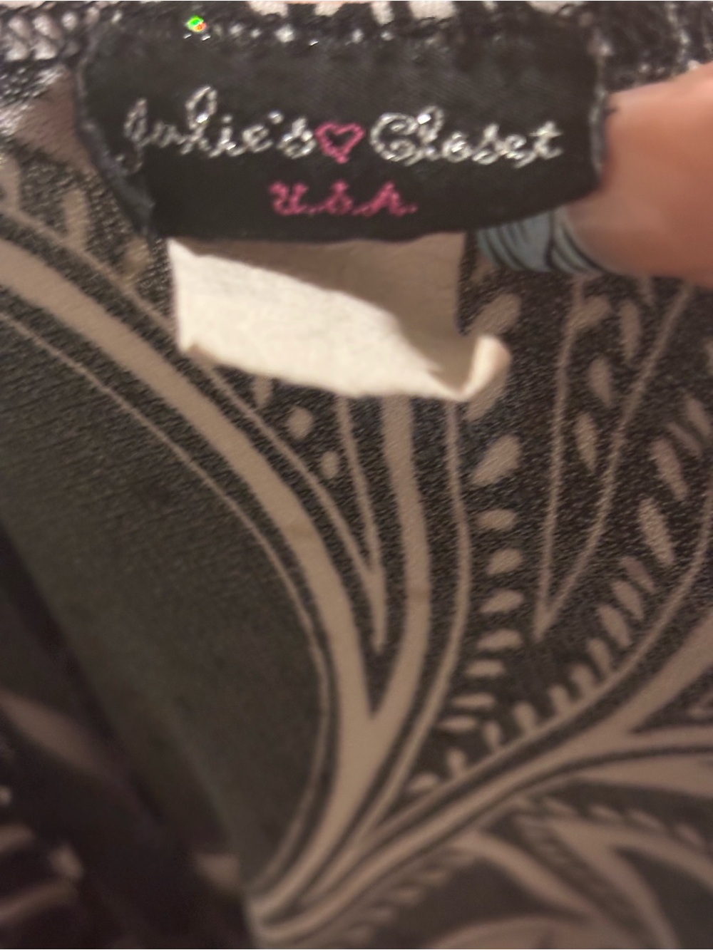 Junkie's Closet U.S.A. Black and Cream Patterned Women's Blouse